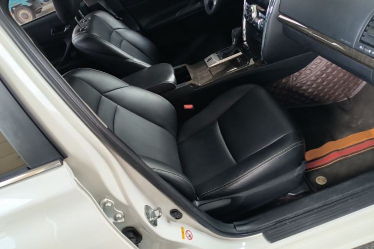 Used Toyota Reiz 2013 2.5S Elite Edition Right Front Seat