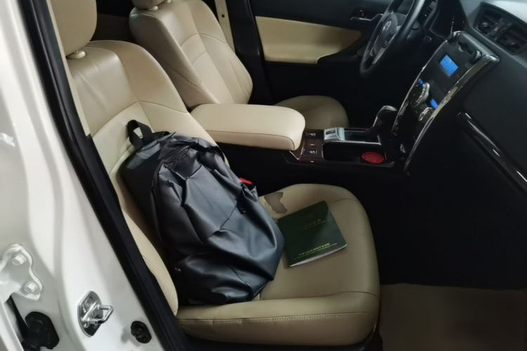 Used Toyota Reiz 2013 2.5V Elite Edition Right Front Seat