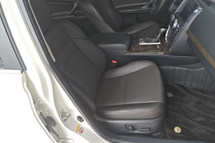 Used Toyota Reiz 2013 2.5V Elite Edition Right Front Seat
