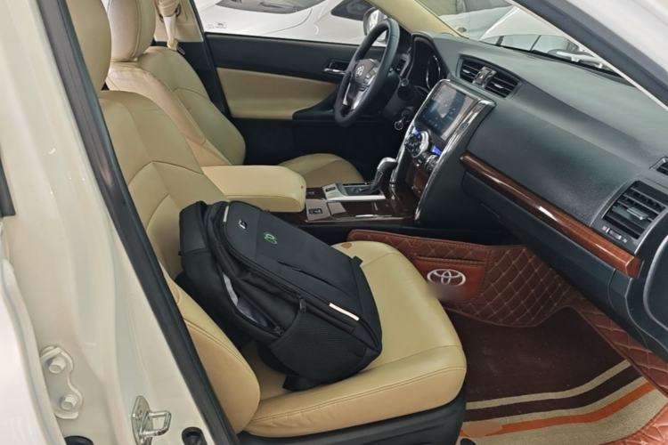 Used Toyota Reiz 2013 2.5V Elite Edition Right Front Seat