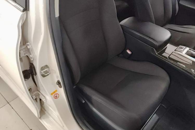 Used Toyota Reiz 2013 2.5S Elite Edition Right Front Seat