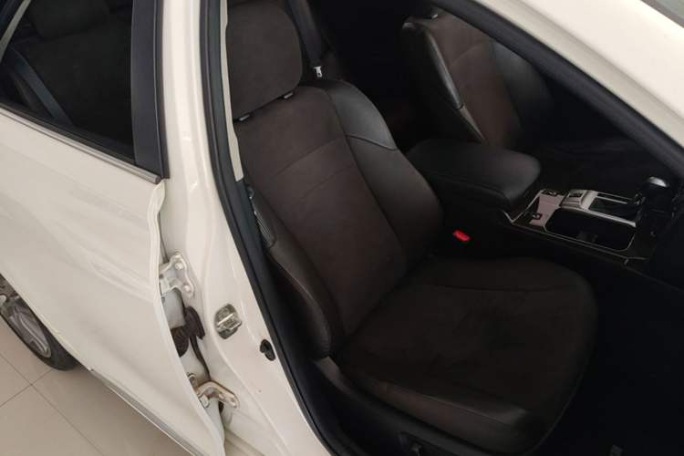 Used Toyota Reiz 2013 2.5V Shangrui Edition Right Front Seat