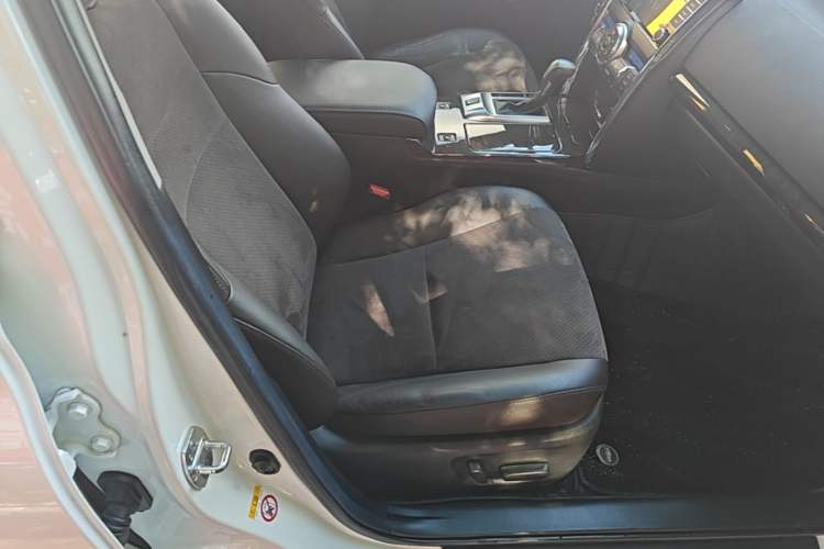 Used Toyota Reiz 2013 2.5V Shangrui Edition Right Front Seat