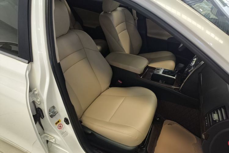 Used Toyota Reiz 2013 2.5S Elite Edition Right Front Seat