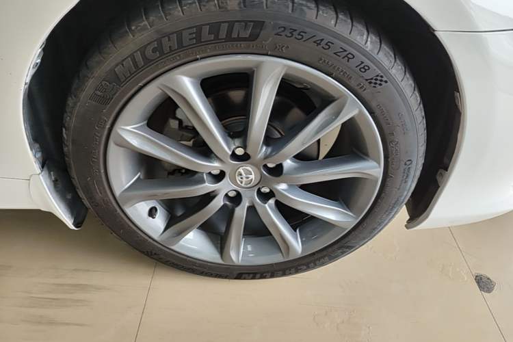 Used Toyota Reiz 2013 2.5V Shangrui Edition Right Front Wheel Hub