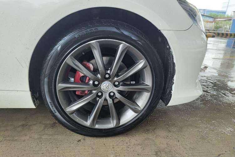 Used Toyota Reiz 2013 2.5V Elite Edition Right Front Wheel Hub