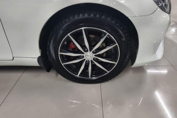 Used Toyota Reiz 2013 2.5S Elite Edition Right Front Wheel Hub