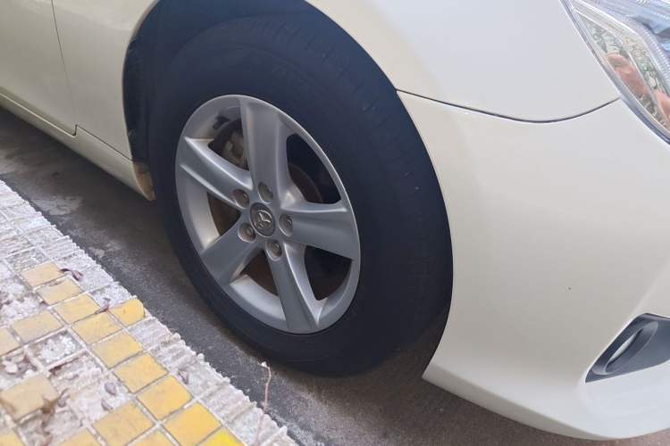 Used Toyota Reiz 2013 2.5S Elite Edition Right Front Wheel Hub