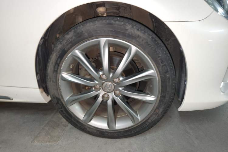 Used Toyota Reiz 2013 2.5V Shangrui Edition Right Front Wheel Hub