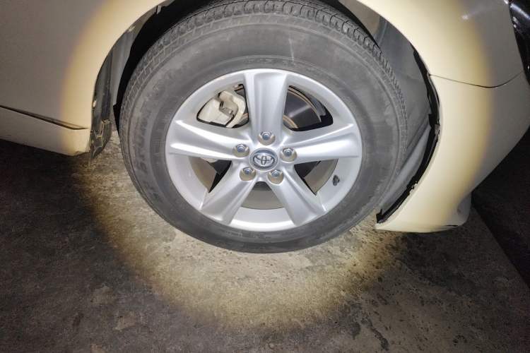 Used Toyota Reiz 2013 2.5S Elite Edition Right Front Wheel Hub