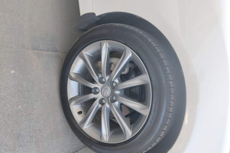 Used Toyota Reiz 2013 2.5V Shangrui Edition Right Front Wheel Hub