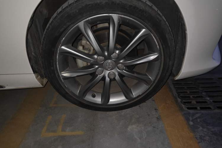Used Toyota Reiz 2013 2.5V Shangrui Navigation Edition Right Front Wheel Hub
