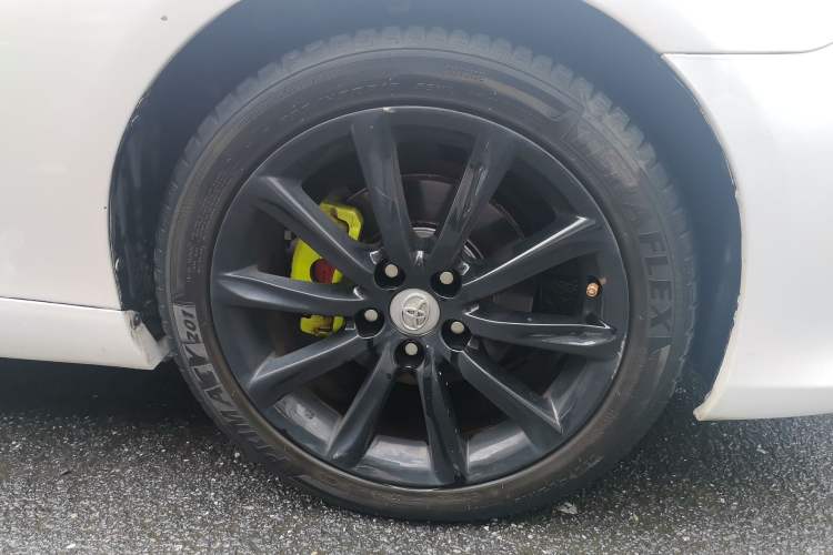 Used Toyota Reiz 2013 2.5V Elite Edition Right Front Wheel Hub