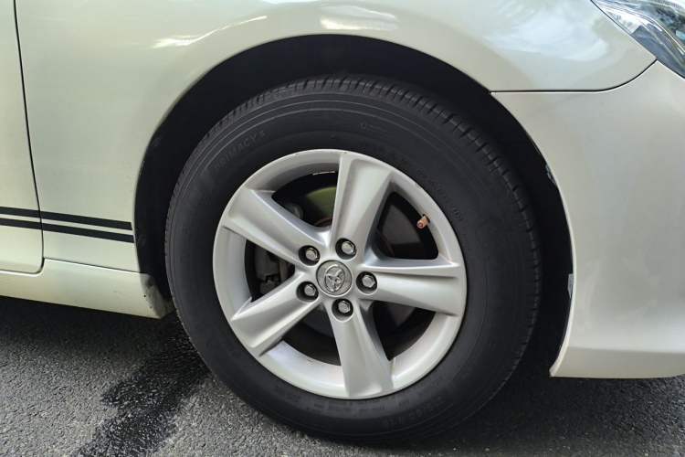 Used Toyota Reiz 2013 2.5S Elite Edition Right Front Wheel Hub