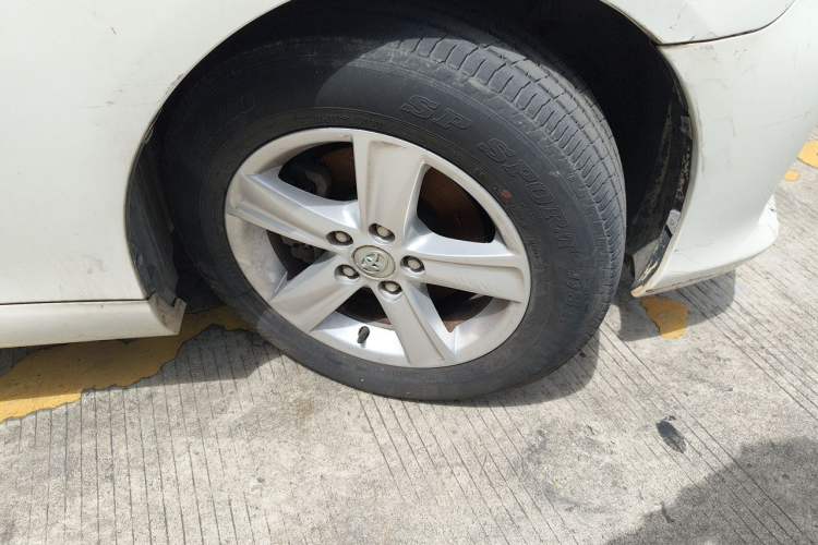 Used Toyota Reiz 2013 2.5V Elite Edition Right Front Wheel Hub