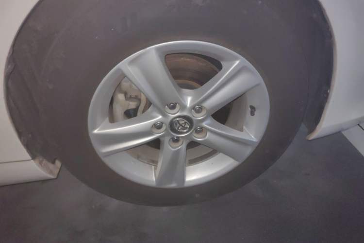 Used Toyota Reiz 2013 2.5V Elite Edition Right Front Wheel Hub