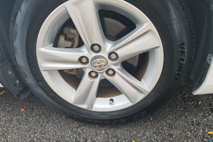 Used Toyota Reiz 2013 2.5S Elite Edition Right Front Wheel Hub