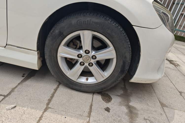 Used Toyota Reiz 2013 2.5V Elite Edition Right Front Wheel Hub