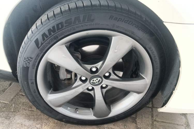Used Toyota Reiz 2013 2.5V Elite Edition Right Front Wheel Hub
