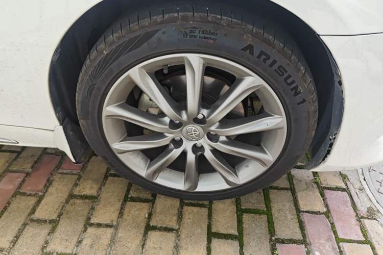 Used Toyota Reiz 2013 2.5V Shangrui Edition Right Front Wheel Hub