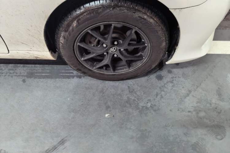 Used Toyota Reiz 2013 2.5S Elite Edition Right Front Wheel Hub