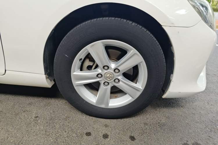 Used Toyota Reiz 2013 2.5V Elite Edition Right Front Wheel Hub