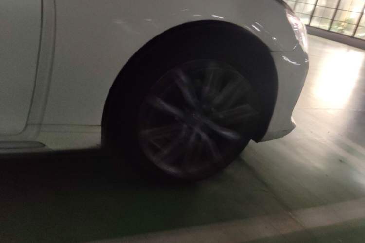 Used Toyota Reiz 2013 2.5V Shangrui Edition Right Front Wheel Hub