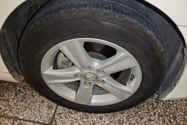 Used Toyota Reiz 2013 2.5V Elite Edition Right Front Wheel Hub