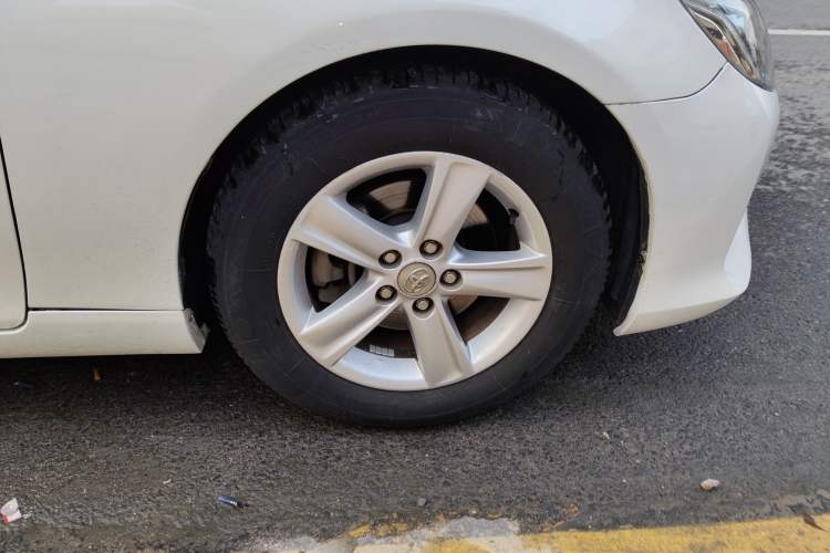 Used Toyota Reiz 2013 2.5S Elite Edition Right Front Wheel Hub