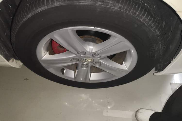 Used Toyota Reiz 2013 2.5V Elite Edition Right Front Wheel Hub