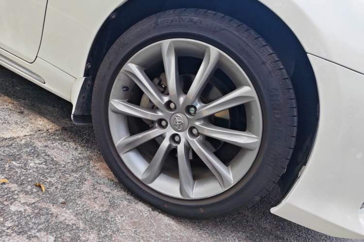 Used Toyota Reiz 2013 2.5V Shangrui Navigation Edition Right Front Wheel Hub