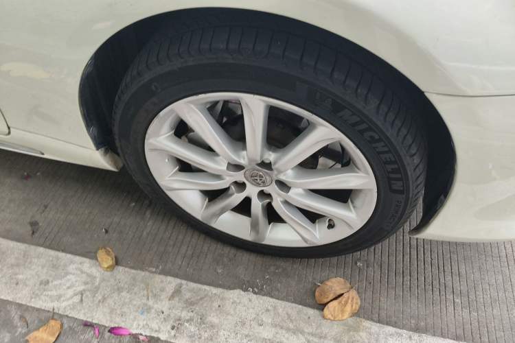 Used Toyota Reiz 2013 2.5V Supreme Edition Right Front Wheel Hub