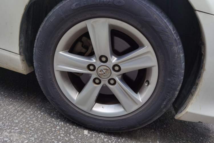 Used Toyota Reiz 2013 2.5S Elite Edition Right Front Wheel Hub