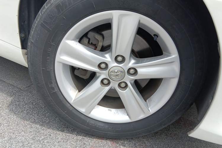 Used Toyota Reiz 2013 2.5V Elite Edition Right Front Wheel Hub