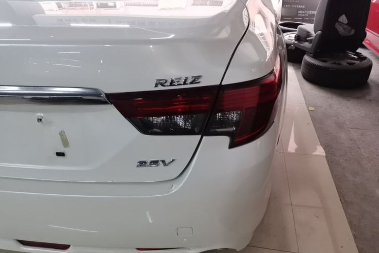 Used Toyota Reiz 2013 2.5V Elite Edition Right Rear Taillight