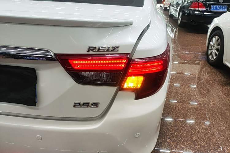 Used Toyota Reiz 2013 2.5S Elite Edition Right Rear Taillight