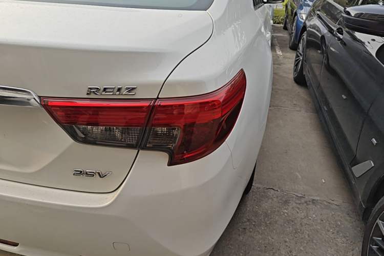 Used Toyota Reiz 2013 2.5V Elite Edition Right Rear Taillight