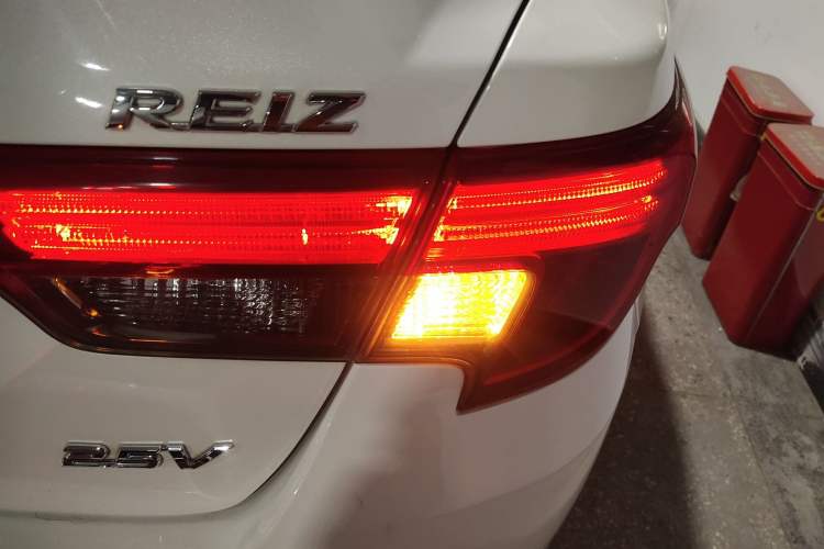 Used Toyota Reiz 2013 2.5V Elite Edition Right Rear Taillight