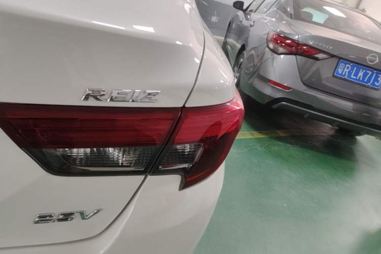 Used Toyota Reiz 2013 2.5V Elite Edition Right Rear Taillight