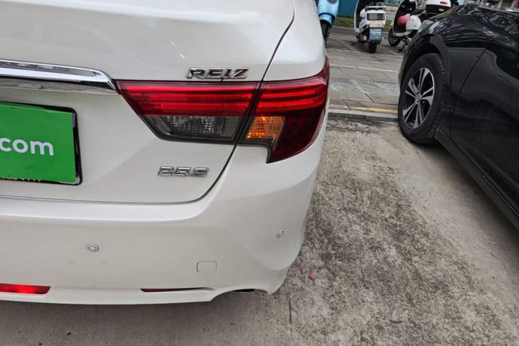 Used Toyota Reiz 2013 2.5S Elite Edition Right Rear Taillight