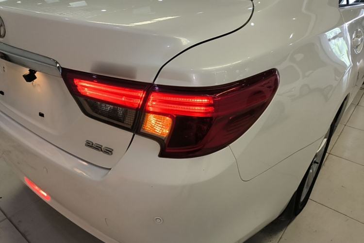 Used Toyota Reiz 2013 2.5S Elite Edition Right Rear Taillight