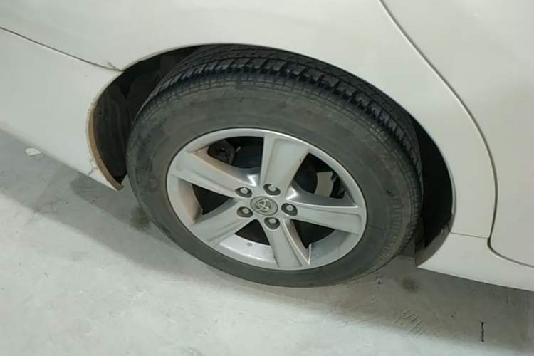 Used Toyota Reiz 2013 2.5V Elite Edition Right Rear Wheel Hub