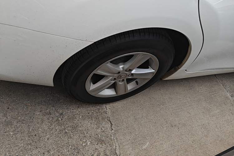 Used Toyota Reiz 2013 2.5V Elite Edition Right Rear Wheel Hub
