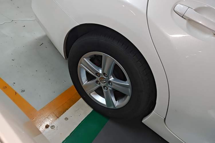 Used Toyota Reiz 2013 2.5V Elite Edition Right Rear Wheel Hub