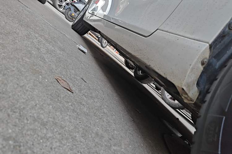 Used Toyota Reiz 2013 2.5V Elite Edition Right Side Sill