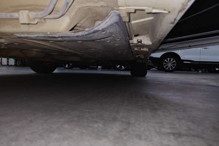 Used Toyota Reiz 2013 2.5V Elite Edition Right Side Sill