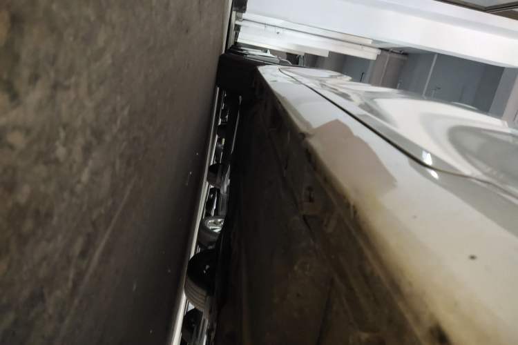 Used Toyota Reiz 2013 2.5V Elite Edition Right Side Sill
