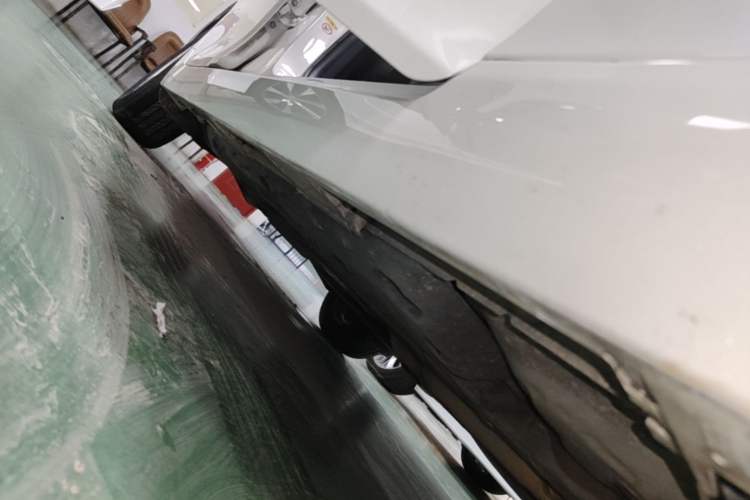 Used Toyota Reiz 2013 2.5V Elite Edition Right Side Sill