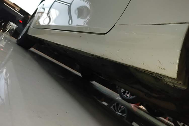 Used Toyota Reiz 2013 2.5S Elite Edition Right Side Sill