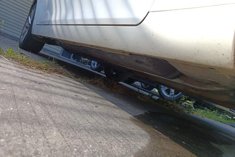 Used Toyota Reiz 2013 2.5S Elite Edition Right Side Sill